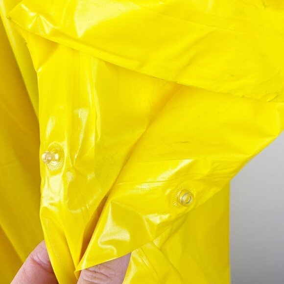 VINTAGE DISNEY | Mickey Mouse Yellow Rain Poncho w/Hood - Picture 6 of 8